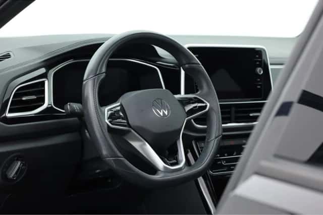 Volkswagen T-Roc (2023) thumbnail 6
