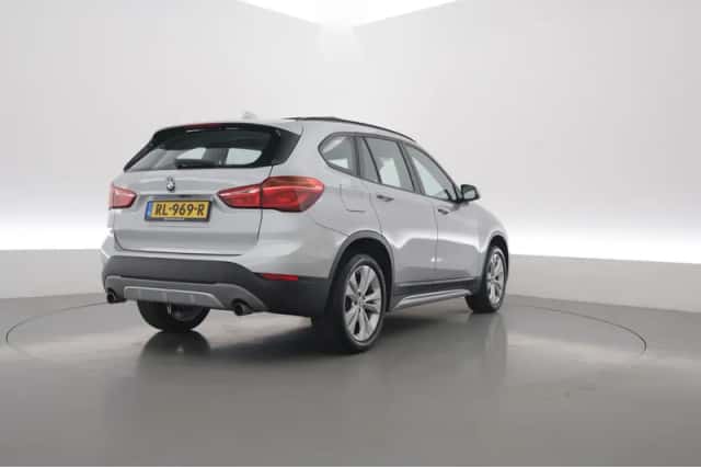 BMW X1 (2018) thumbnail 2