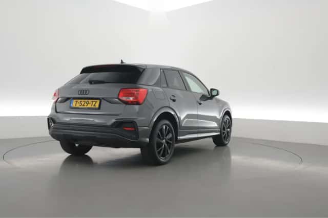 Audi Q2 (2022) thumbnail 2