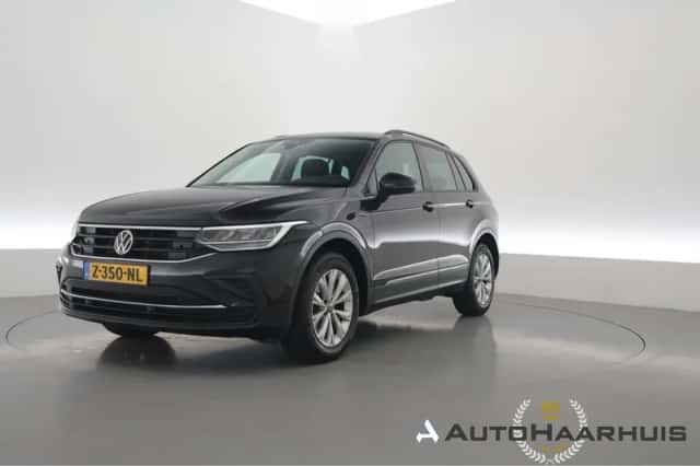 Volkswagen Tiguan (2023) thumbnail 1