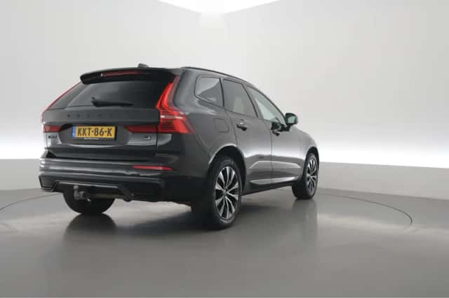 Volvo XC60 (2024) thumbnail 2