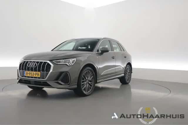 Audi Q3 (2019) thumbnail 1