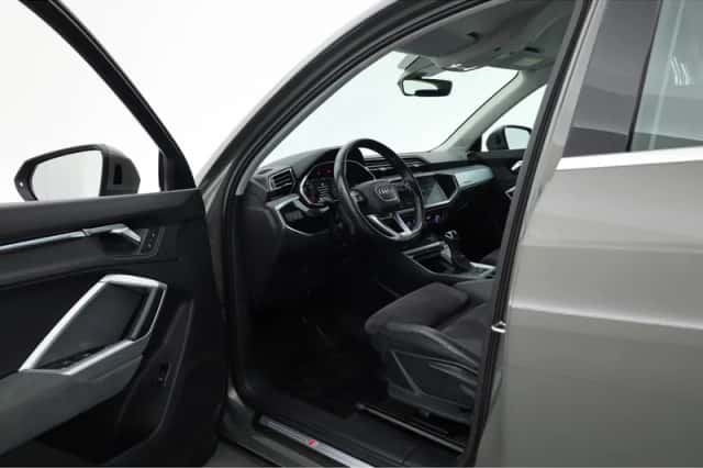 Audi Q3 (2019) thumbnail 5