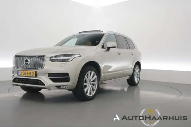 Volvo XC90 (2018) thumbnail 1