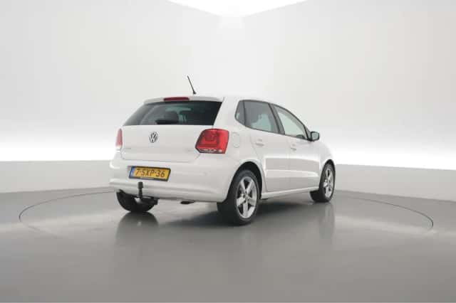 Volkswagen Polo (2014) thumbnail 2