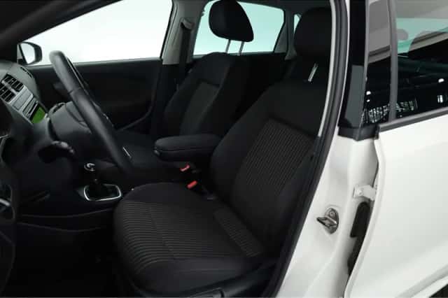 Volkswagen Polo (2014) thumbnail 3
