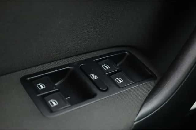 Volkswagen Polo (2014) thumbnail 6