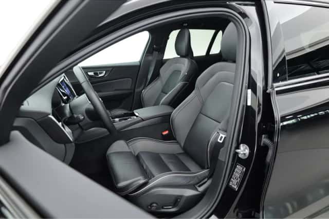 Volvo V60 (2025) thumbnail 3