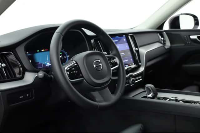 Volvo XC60 (2023) thumbnail 6