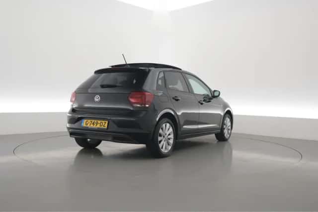 Volkswagen Polo (2018) thumbnail 2