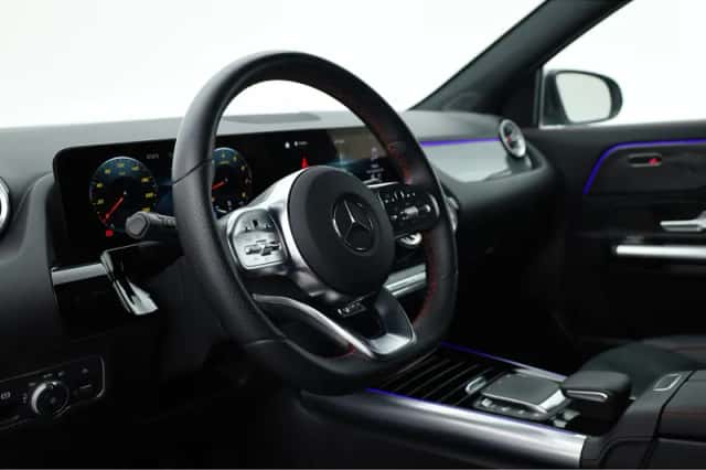 Mercedes-Benz GLA (2022) thumbnail 6