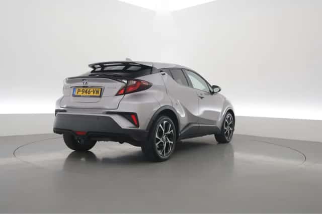 Toyota C-HR (2021) thumbnail 2