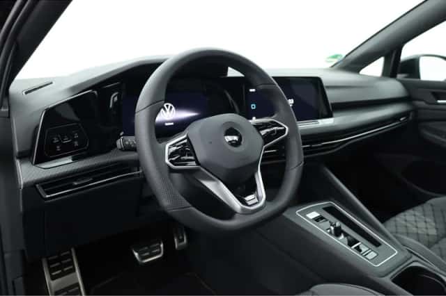 Volkswagen Golf (2022) thumbnail 5