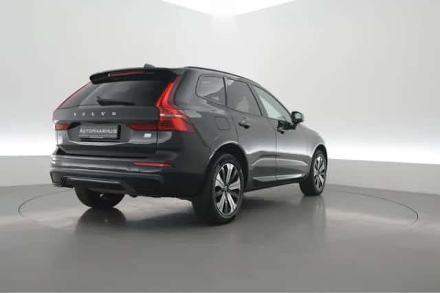 Volvo XC60 (2023) thumbnail 2