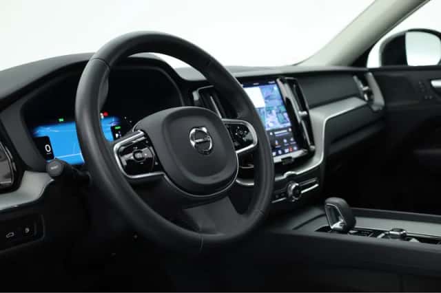 Volvo XC60 (2023) thumbnail 6