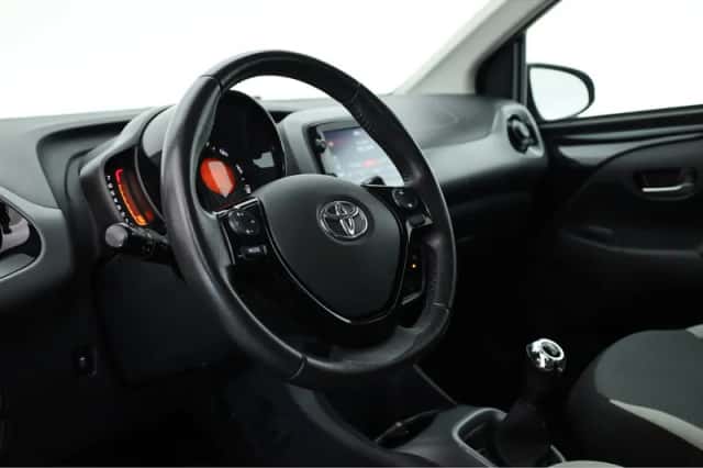 Toyota Aygo (2021) thumbnail 6