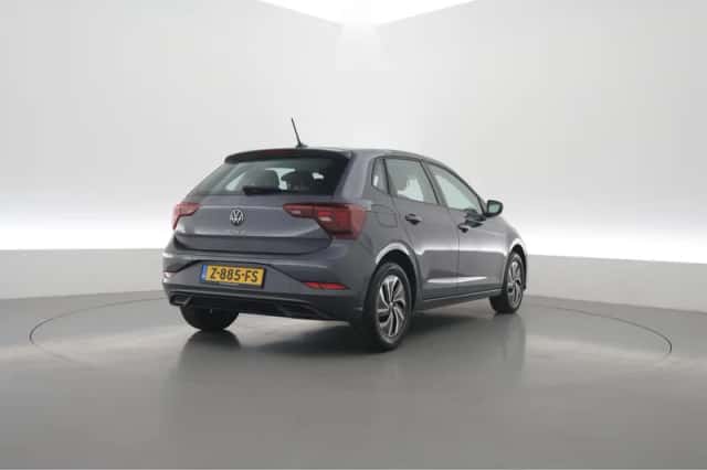 Volkswagen Polo (2024) thumbnail 2