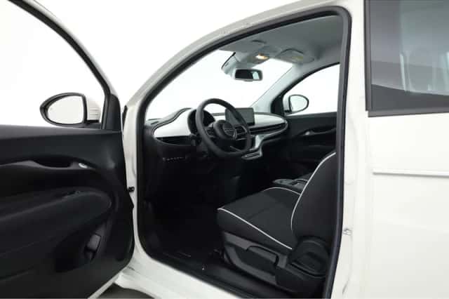 Fiat 500 (2023) thumbnail 5