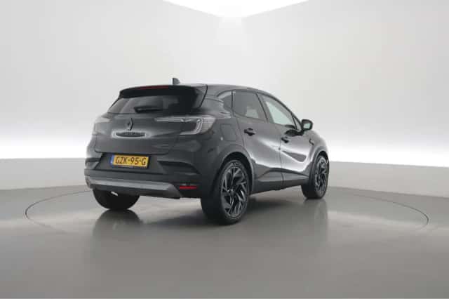 Renault Captur (2024) thumbnail 2