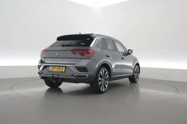 Volkswagen T-Roc (2022) thumbnail 2