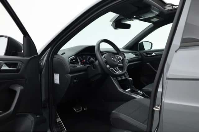 Volkswagen T-Roc (2022) thumbnail 5