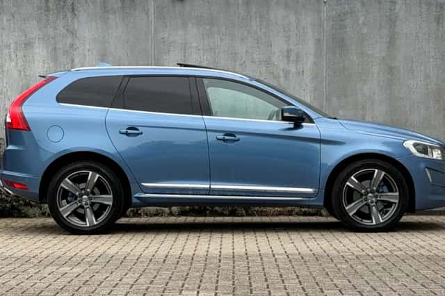 Volvo XC60 (2017) thumbnail 2
