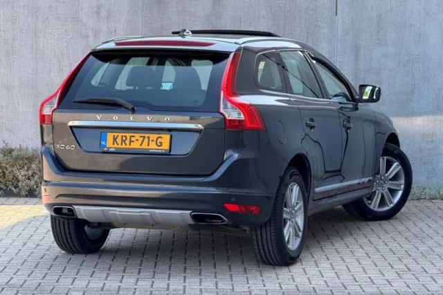 Volvo XC60 (2016) thumbnail 6