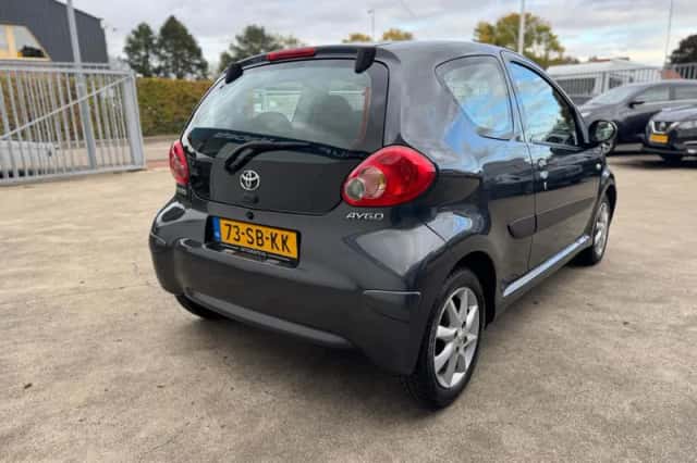 Toyota Aygo (2005) thumbnail 4