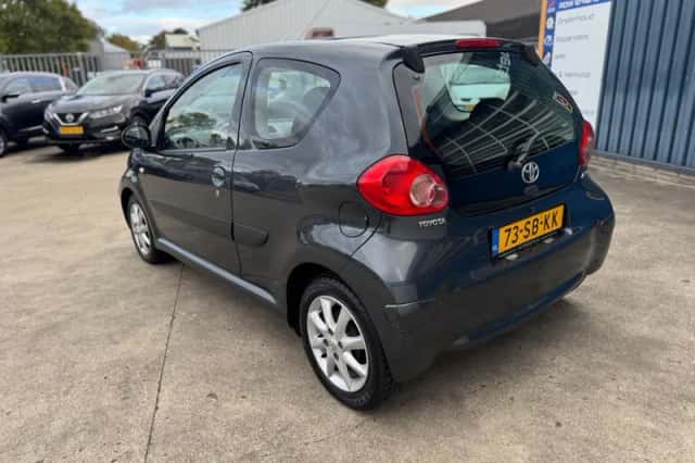 Toyota Aygo (2005) thumbnail 6