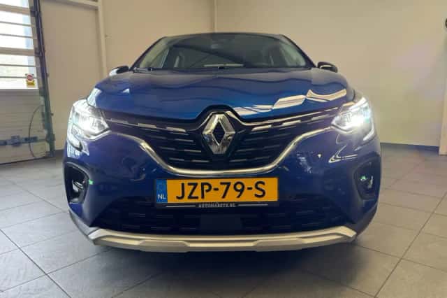 Renault Captur (2020) thumbnail 2
