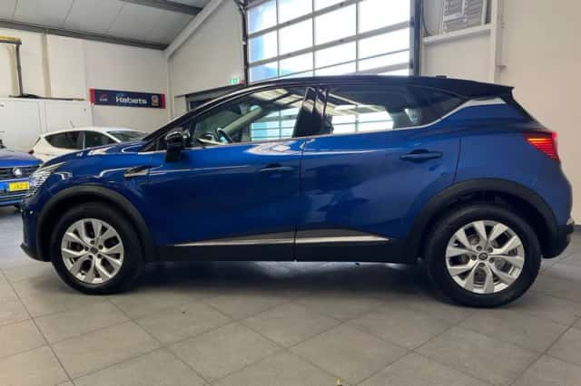 Renault Captur (2020) thumbnail 3