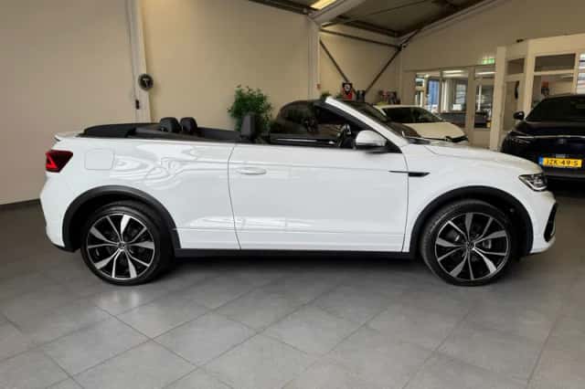 Volkswagen T-Roc (2023) thumbnail 4