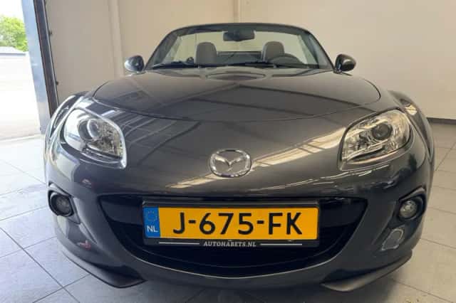 Mazda MX-5 (2013) thumbnail 2