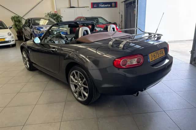 Mazda MX-5 (2013) thumbnail 3