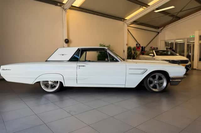 Ford Thunderbird (1965) thumbnail 4