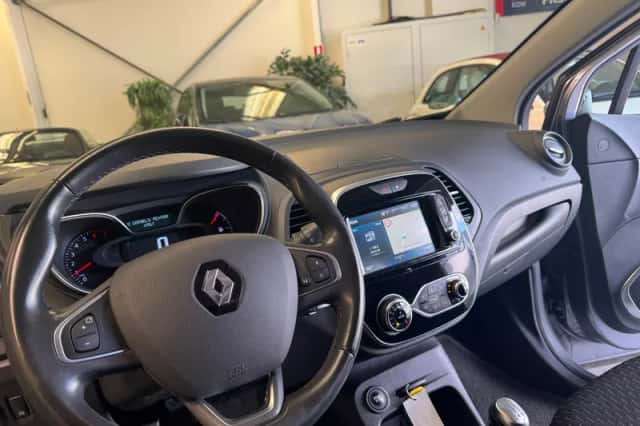 Renault Captur (2017) thumbnail 6