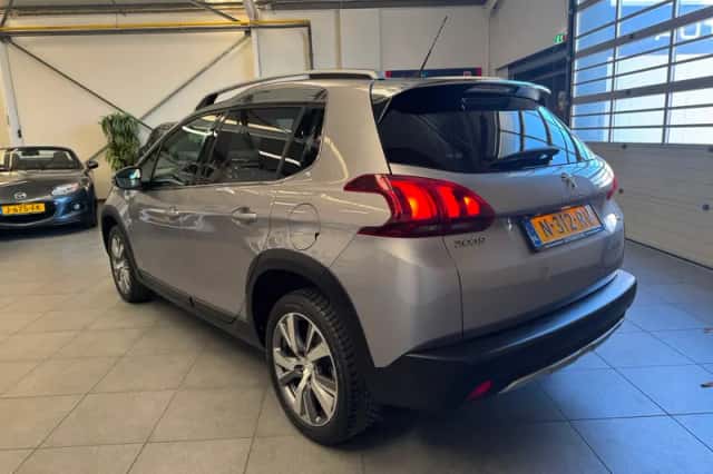 Peugeot 2008 (2018) thumbnail 4