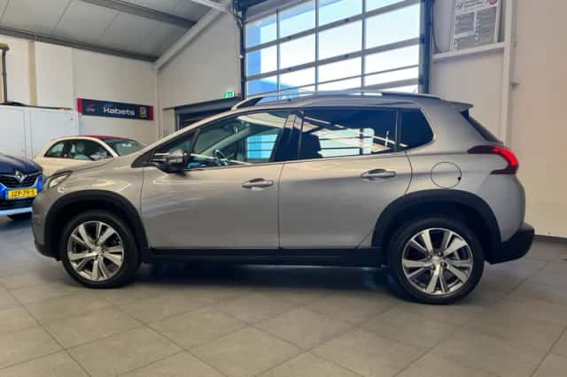 Peugeot 2008 (2018) thumbnail 5