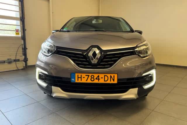 Renault Captur (2019) thumbnail 2