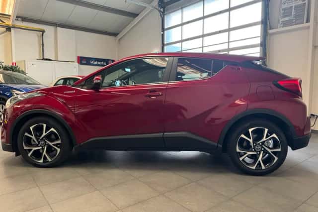 Toyota C-HR (2019) thumbnail 5
