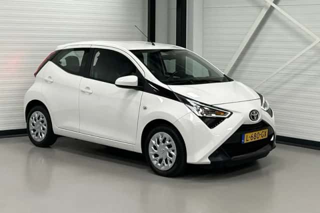 Toyota Aygo (2021) thumbnail 3