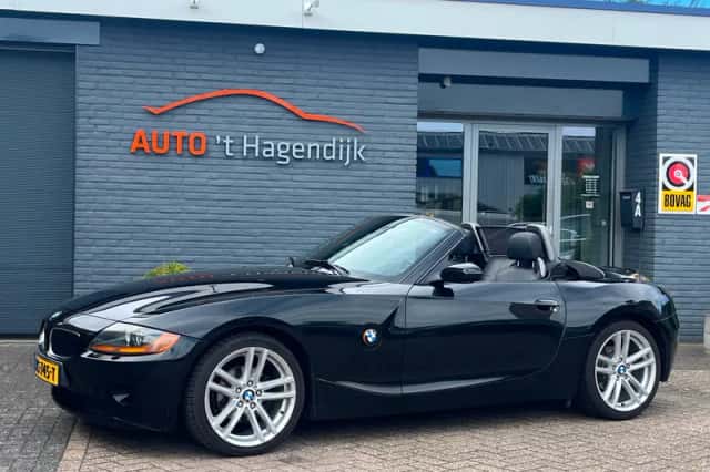 BMW Z4 (2004) thumbnail 2