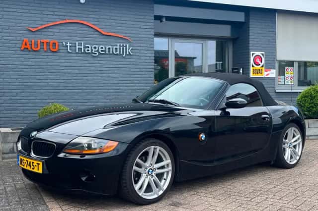 BMW Z4 (2004) thumbnail 3