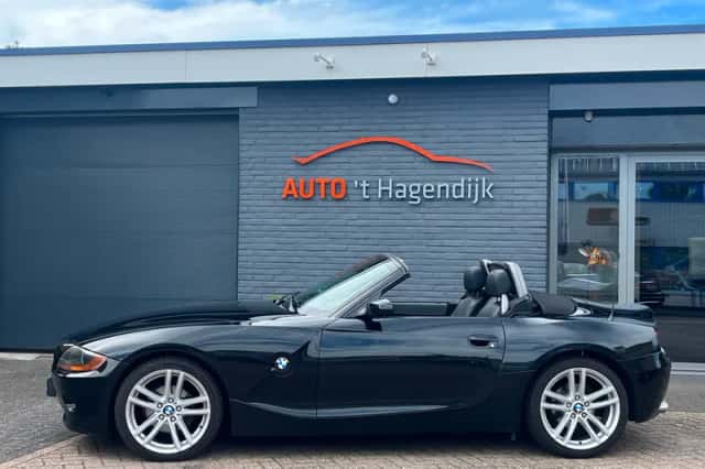 BMW Z4 (2004) thumbnail 4