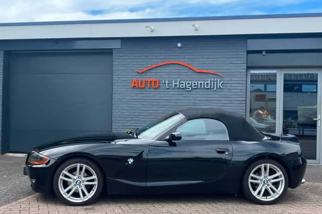 BMW Z4 (2004) thumbnail 5
