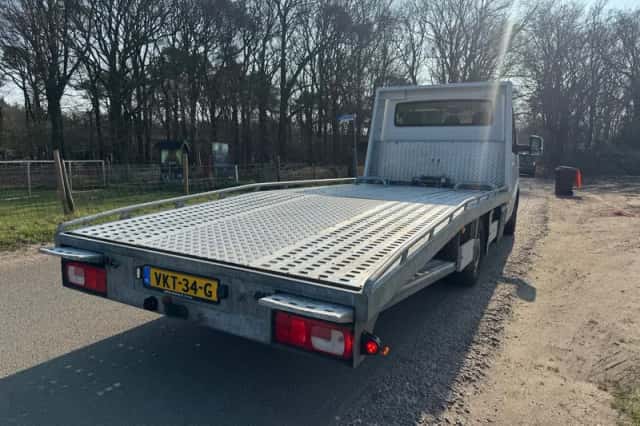 Volkswagen Crafter (2019) thumbnail 4
