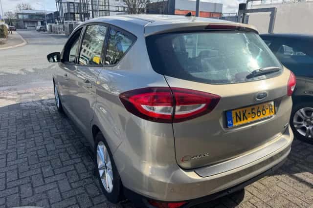 Ford C-Max (2017) thumbnail 3