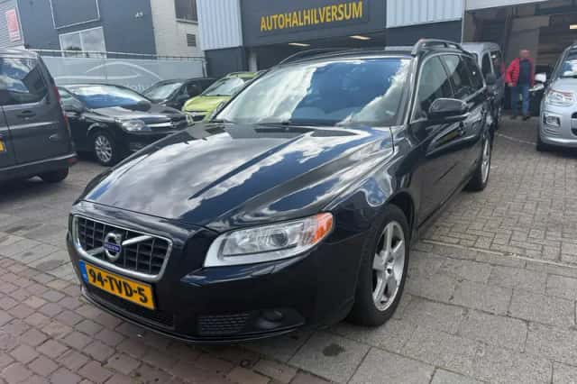 Volvo V70 (2012) thumbnail 2