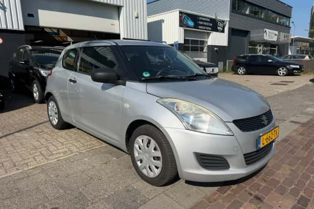 Suzuki Swift (2012) thumbnail 1