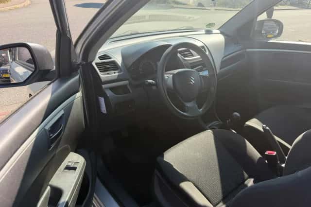 Suzuki Swift (2012) thumbnail 5